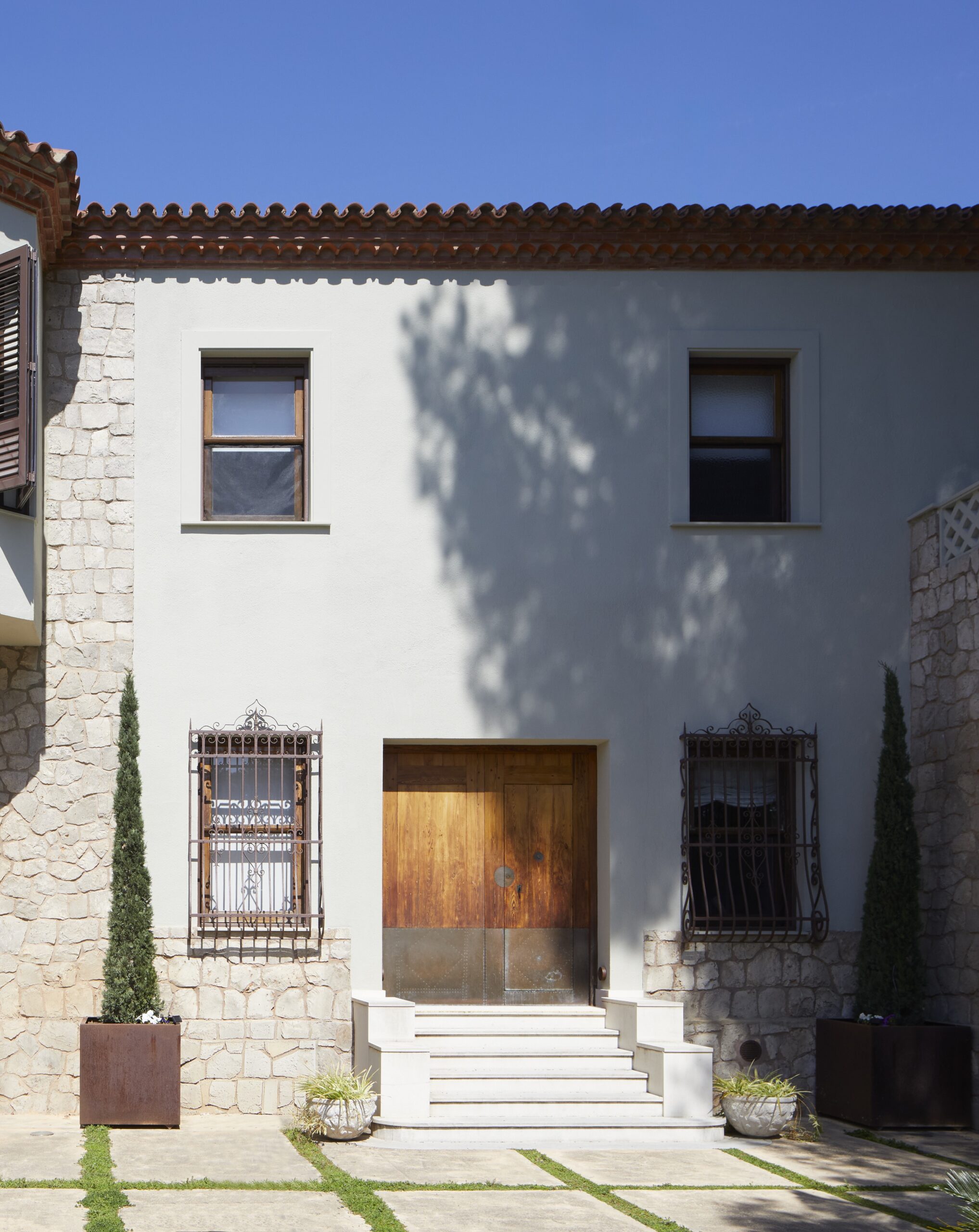 Carmen Baselga rehabilita una villa desde el respeto por su identidad